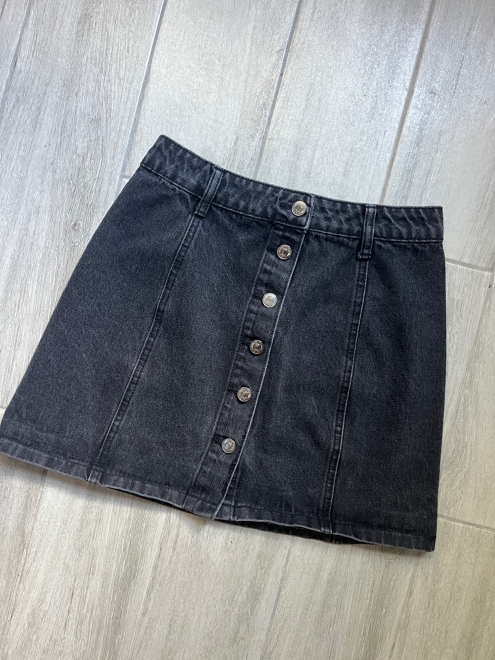 Forever 21 Black Button-Front Denim Mini Skirt 70s style